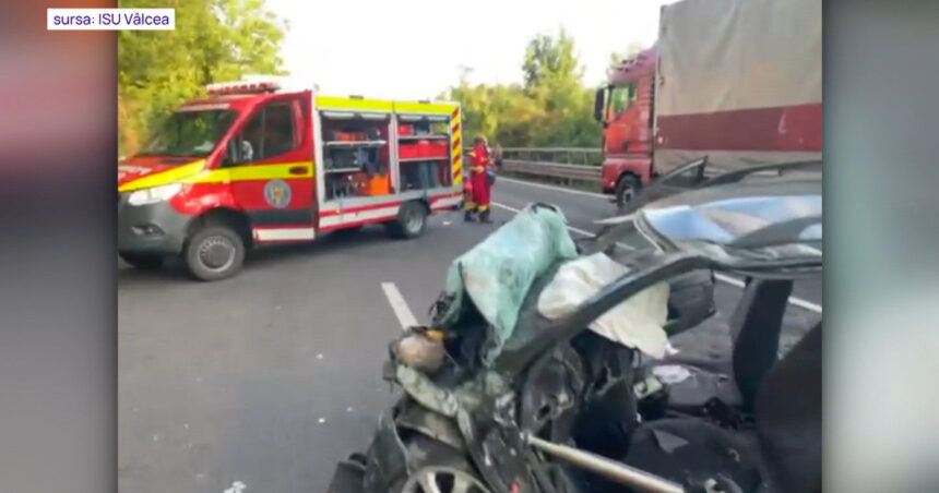 video accident grav intre un tir si o masina pe dn7 in valcea o persoana a murit si o alta a fost ranita 68623240641dd