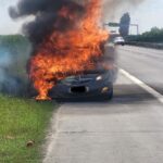 video arde un autoturism pe autostrada a2 la km 23 pe sensul de mers spre constanta intervin pompierii 684ed6da00a10