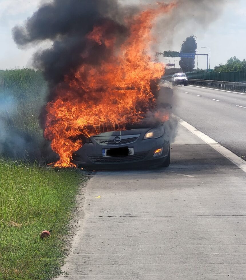 video arde un autoturism pe autostrada a2 la km 23 pe sensul de mers spre constanta intervin pompierii 684ed6da00a10