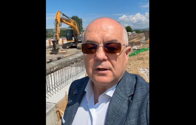 video boc transmite ca s a saturat mesaj de revolta catre constructorul centurii metropolitane cluj floresti nu e de glumit la cluj sa terminati la timp 683eb79908225