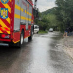 video cod rosu de grindina in prahova si cod galben de inundatii in buzau si arges drumuri blocate si masini luate de ape 6846f6be4896f