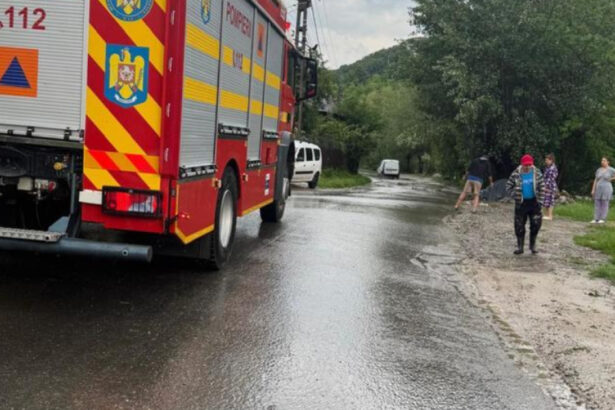 video cod rosu de grindina in prahova si cod galben de inundatii in buzau si arges drumuri blocate si masini luate de ape 6846f6be4896f