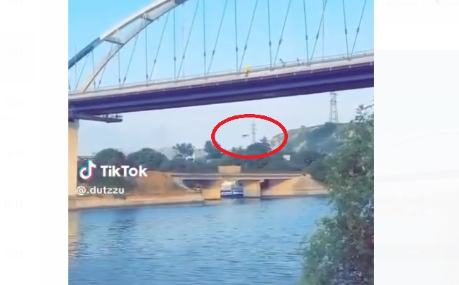 Tânărul care a murit după ce a căzut de pe pod la Murfatlar, în timp ce făcea o filmare, este fiul unui procuror DIICOT din Constanța 1 video exclusiv tanarul care a murit dupa ce a cazut de pe pod la murfatlar in timp ce facea o filmare e fiul unui procuror diicot din constanta 6849514a29185
