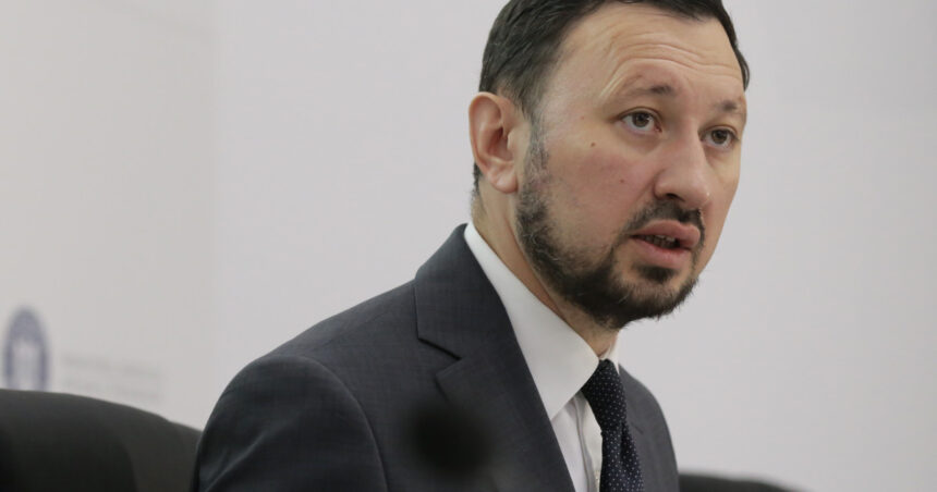 video fechet spune ca trebuie regandit modul gestionarii apelor pluviale daca mai ploua o ora probabil ca intreg bucurestiul era sub ape 68490296d9a09