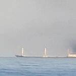 video fum in largul marii panica pe plajele din mamaia o nava aflata in rada portului constanta posibil afectata 6845c67b899eb