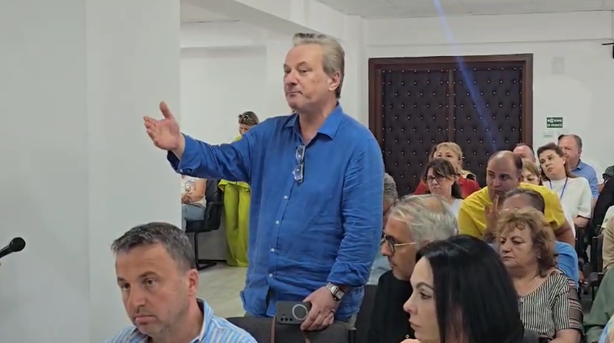 George Măndilă, managerul OMD Mamaia-Constanța, avertizează: Beach-barurile de pe litoral s-au transformat în restaurante improvizate și saloane de nunți. 1 video george mandila managerul omd mamaia constanta avertizeaza beach barurile de pe litoral s au transformat in restaurante improvizate si saloane de nunti 684fe1f989340