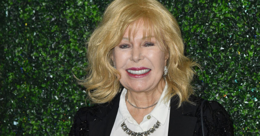 video loretta swit a murit la varsta de 87 de ani actrita a fost celebra pentru rolul hot lips houlihan din serialul de comedie mash 683e9949c17a7