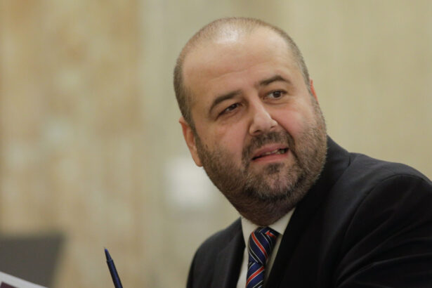 video mihai busuioc a fugit de intrebari privind cv ul sau dupa audierea din senat pentru postul de judecator ccr lucrurile sunt clare 685a84ff87161