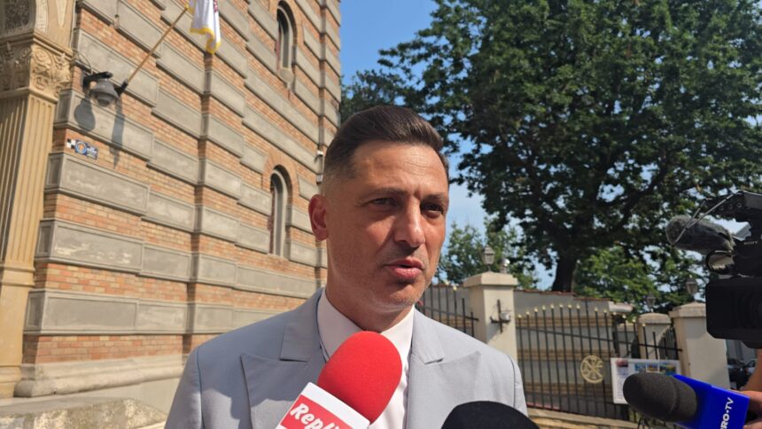 Mirel Rădoi, naș de cununie pentru Florinel Coman: Am fost emoționat, chiar dacă avem o relație veche 1 video mirel radoi nas de cununie pentru florinel coman am fost emotionat chiar daca avem o relatie veche 684adf5c956c6