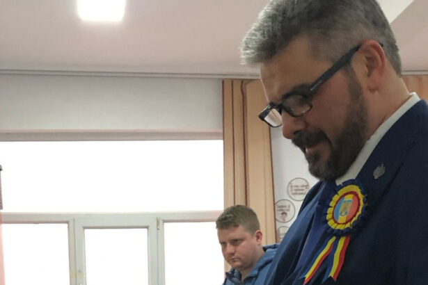 video motivul unui senator pot sa ceara bani de chirie desi sta in bucuresti am 7 copii ai nevoie de loc de reculegere 6862de7df0cc6