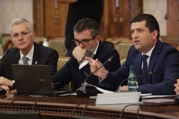 video noul ministru al digitalizarii sunt angajati care au computere de 3 000 de euro pentru a trimite e mail uri unele institutii cumpara de doua ori mai multe licente decat folosesc 685969d351986
