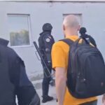 video perchezitii in lumina presupus dealer prins de politisti 685173514687d