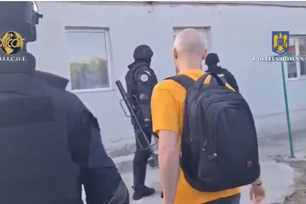 video perchezitii in lumina presupus dealer prins de politisti 685173514687d