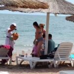 video sezonul abia a inceput dar comertul ambulant e deja in floare pe plajele din constanta 684ff01b78f08