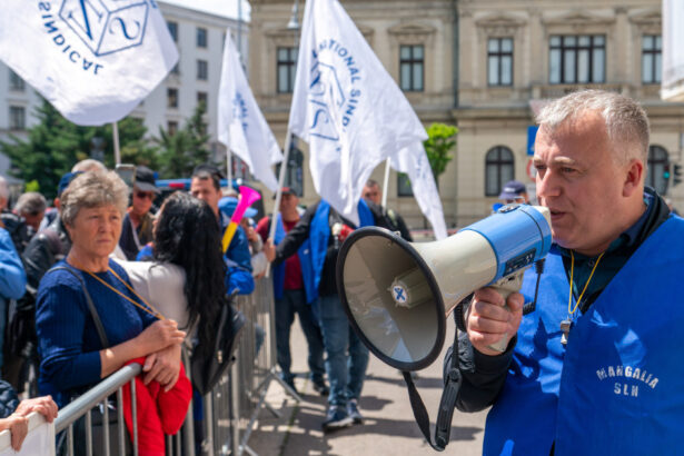 video sindicatele au sedinta astazi pentru a stabili noi proteste din cauza ordonantei austeritatii 686235bfda0d8