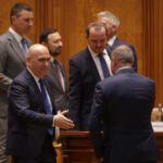 videofoto bolojan la votul noului guvern cer scuze cetatenilor pentru situatia in care am adus romania fara populism fara improvizatie fara privilegii daca ne mai imprumutam doar pentru ch 68596714dee5c