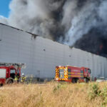 videofoto incendiu la o hala din incinta unui parc logistic situat la km 23 al autostrazii a1 pompierii intervin cu 14 autospeciale 68615f4b10376