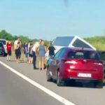 videofoto un mort si mai multi raniti dupa ce un autocar plin cu copii s a rasturnat pe autostrada a2 a fost activat planul rosu de interventie 685832d9d680f
