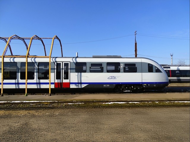 videofoto un nou tren sageata albastra revine 685e823548753