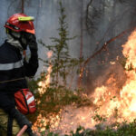 Zeci de pompieri români trimiși în Franța pentru a sprijini lupta împotriva incendiilor de vegetație 2 zeci de pompieri romani trimisi in franta pentru a sprijini lupta cu incendiile de vegetatie 685fe0175bf3b