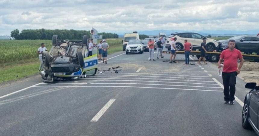 accident grav cu trei masini in timis autospeciala de politie rasturnata un agent a ramas incarcerat intervine un elicopter smurd 68877b27a0598