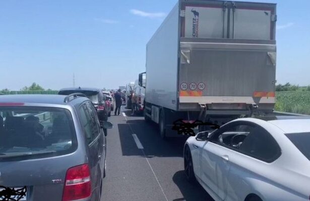 accident pe autostrada soarelui in zona municipiului medgidia in care au fost implicate 3 autoturisme 687e22aa1cc69