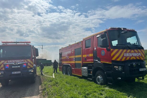 alerta in constanta un incendiu de vegetatie a izbucnit dupa un scurtcircuit electric la un transformator 687c9c751a53d