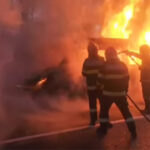 ALERTĂ la Cogealac: Un autoturism a izbucnit în flăcări în centrul comunei 2 alerta la cogealac un autoturism a luat foc in centrul comunei 6875471293fa4