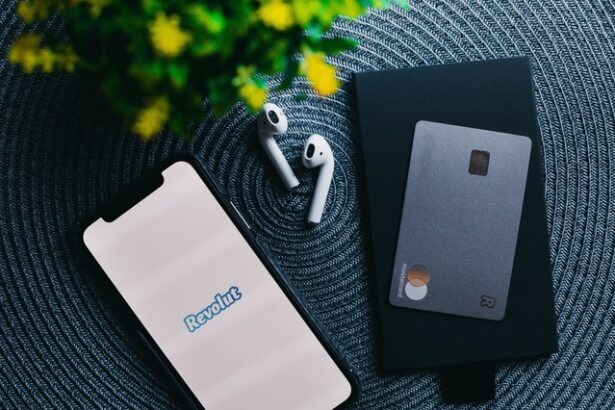 anunt foto revolut intra intr o noua tara cu abonamente de telefonie mobila planul pentru romania 6866d125550fc