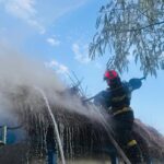 Incendiu la o casă în Capidava: Intervenție rapidă a pompierilor din Cernavodă și Crucea 3 arde o casa in capidava interventie rapida a pompierilor din cernavoda si crucea 6880a6a36ba1e