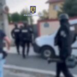 au fost prinsi indivizii care au snopit in bataie un tanar la vivo s a lasat cu perchezitii 6863eb0b4acef