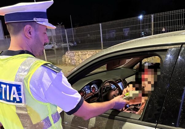 beat la volan un sofer a intrat cu masina in gardul unui imobil in vadu oii 6873b64ce98d7