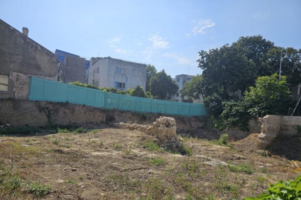 bloc in locul casei cu iedera nu cladire de birouri zidul antic al cetatii tomis va fi protejat 6884ac24cde61