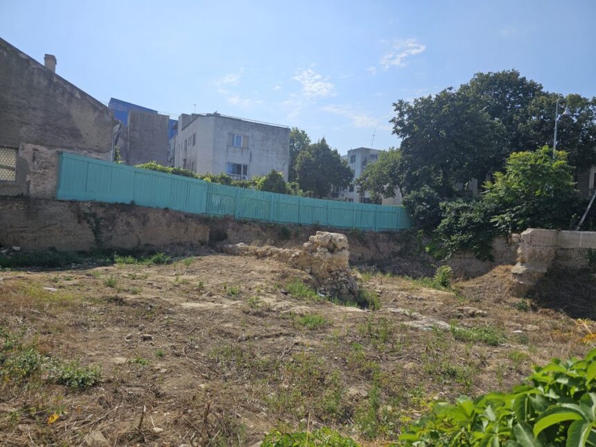 bloc in locul casei cu iedera nu cladire de birouri zidul antic al cetatii tomis va fi protejat 6884ac24cde61