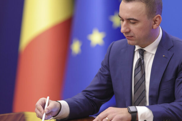 bogdan ivan s a filmat in timp ce a transferat 20 din salariu la stat cred ca acest lucru nu rezolva problemele statului roman 687111a9e337a