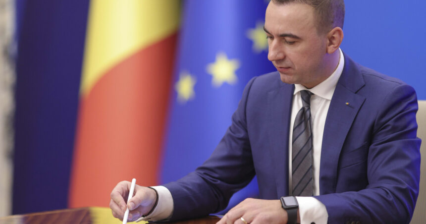 bogdan ivan s a filmat in timp ce a transferat 20 din salariu la stat cred ca acest lucru nu rezolva problemele statului roman 687111a9e337a