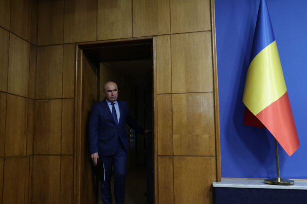 bolojan a discutat cu primarii despre scaderea numarului de angajati statul nu mai are capacitatea sa sustina cheltuielile actuale 6888e1c06904c