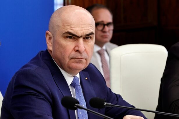 bolojan a taiat la jumatate delegatiile care mergeau cu doi ministri in strainatate surse 687a559c276bf