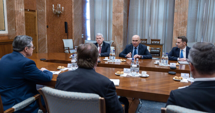 Bolojan, întâlniri cu Atlantic Council, cea mai renumită organizație de analiză strategică din SUA, pe tema securității regionale 1 bolojan discutii cu atlantic council cea mai cunoscuta organizatie de analiza strategica din sua despre securitatea regionala 6863e2a6b2406