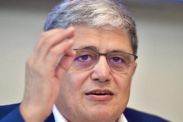 bolos deficitul nu s a nascut din neglijenta ci din decizii votate unii dintre cei mai vocali critici sunt cei care le au promovat 686c319d6201a