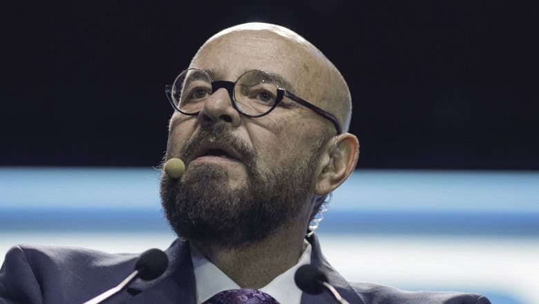 Percheziții DNA acasă la Piedone. Este suspectat că ar fi avertizat un operator economic înainte de control. 1 breaking news perchezitii dna acasa la piedone este suspectat ca ar fi avertizat un operator economic inainte sa l controleze 687f31606a0ca