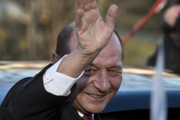 ce a raspuns elena udrea cand a fost intrebata daca ar vorbi cu traian basescu daca acesta o va suna 6879053560a7b