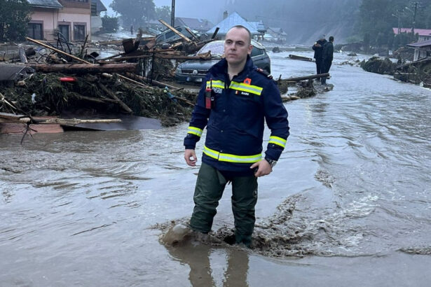 cj neamt aloca un fond de rezerva de 300 000 lei si renunta la spectacole si festivaluri ca sa ajute victimele inundatiilor 6889086cb2eac