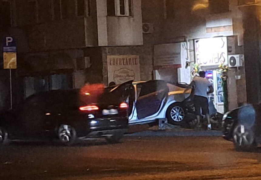 constanta accident in intersectia de la capitol un autoturism a ajuns pe trotuar 688930b17b10e