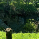crater de 30 metri in maramures din cauza alunecarii de teren in zona unei foste mine de sare mai multe persoane evacuate din zona 687e756556f6b