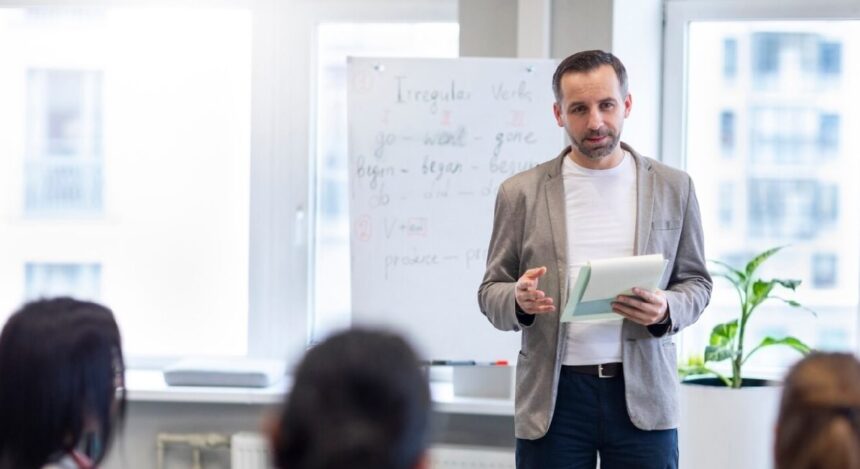 Directorii de școli contestă public legea Bolojan: 14 ore de predare înseamnă 3,5 zile pe săptămână, când mai facem management? 1 directorii de scoli contesta public legea bolojan petite online 14 ore de predare inseamna 35 zile pe saptamana cand mai facem management 686b8702020f5