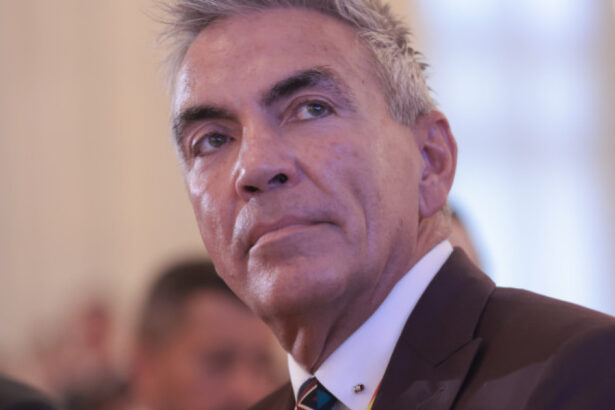 dragos anastasiu nu pot sa merg la guvern si sa spun vreau sa mi reduceti salariul cu 20 nu asa functioneaza 6877cc4f383de