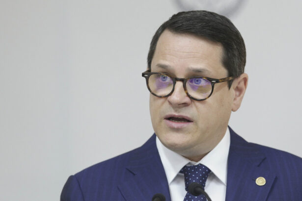 eduard hellvig despre presupusele jocuri de putere din culisele politicii nimic nu vinde mai bine decat o conspiratie buna 6874f818cd716