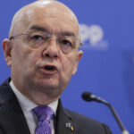 emil boc despre prezenta in coalitie a psd a persevera in greseala este un dezastru faptul ca se corecteaza e un lucru bun 687223e145780