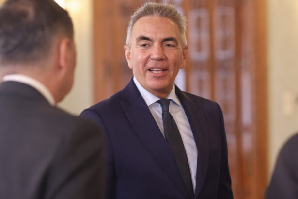 exclusiv dragos anastasiu despre primele de pensionare de la ccr de 180 000 de lei daca bunul simt nu primeaza legile vor fi utilizate 686421ef14905